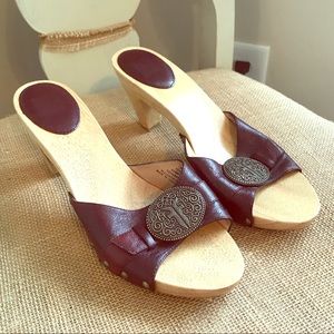 Frye Sammy Leather Mules Sandals
